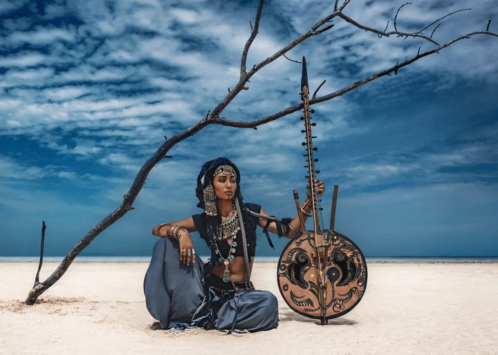 Lærredsprint - Tribal Woman in Desert