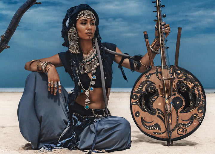 Lærredsprint - Tribal Woman in Desert