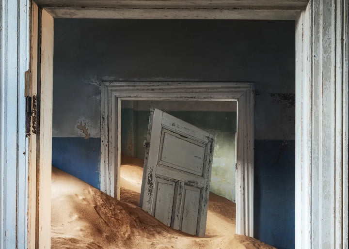 Lærredsprint - Sand Filled Doorway